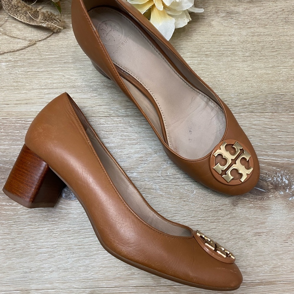 TORY BURCH Janey Royal Tan Pumps Gold T Logo